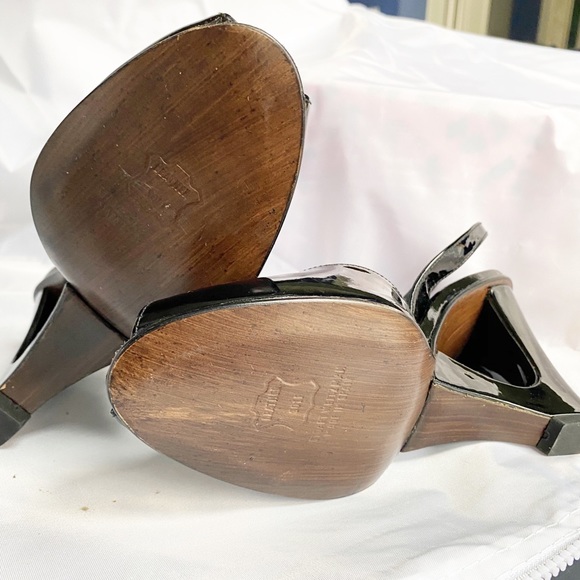 Black parent leather heel with architectural heel - Picture 6 of 6